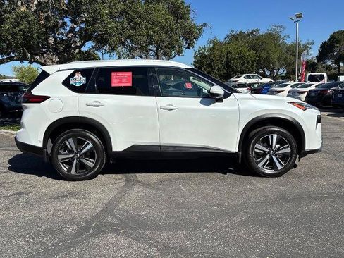 Certified 2024 Nissan Rogue SL FWD image 2