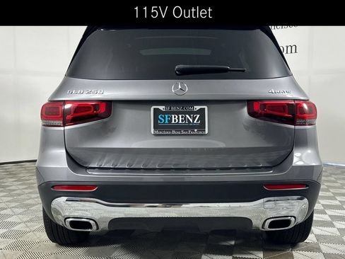 Certified 2022 Mercedes-Benz GLB 250 4MATIC image 9