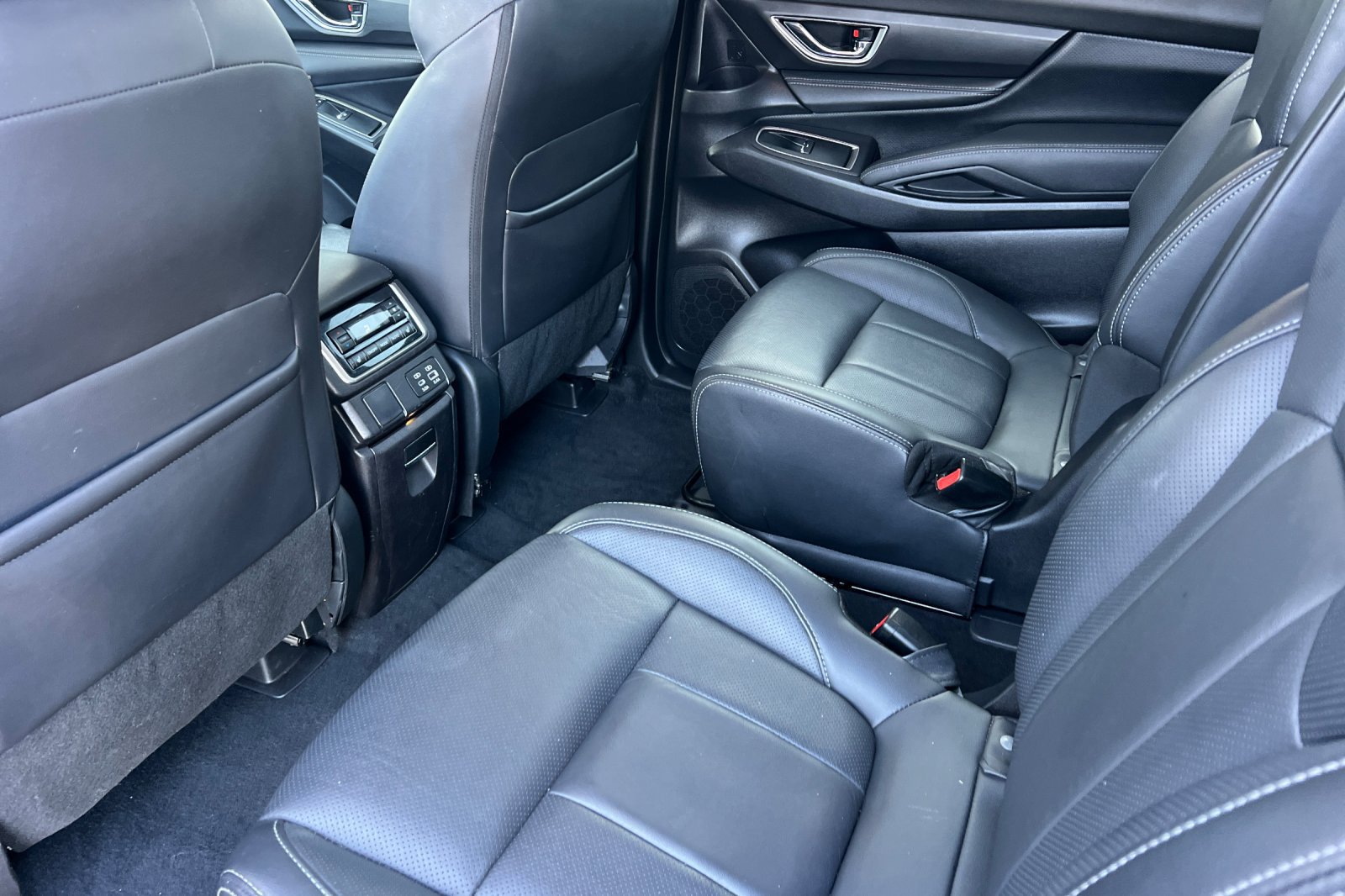 Used 2023 Subaru Ascent Limited AWD/4WD image 12