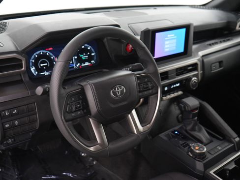 Used 2025 Toyota Tacoma TRD Off-Road AWD/4WD image 20