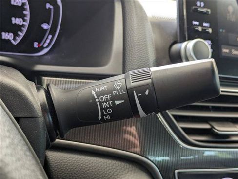 Used 2018 Honda Accord Sport image 8