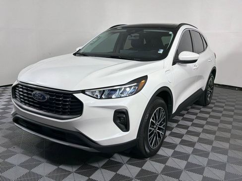 Used 2025 Ford Escape SE FWD image 3