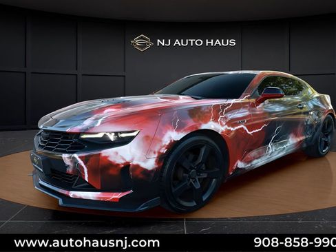 Used 2020 Chevrolet Camaro LT w/ Technology Package RWD image 3