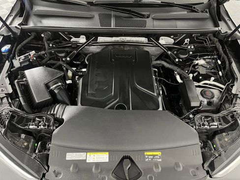 Used 2025 Audi Q5 Premium w/ Convenience Package image 24