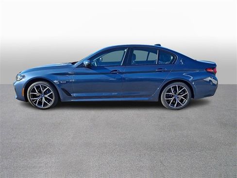 Used 2023 BMW 530e xDrive w/ Premium Package image 7