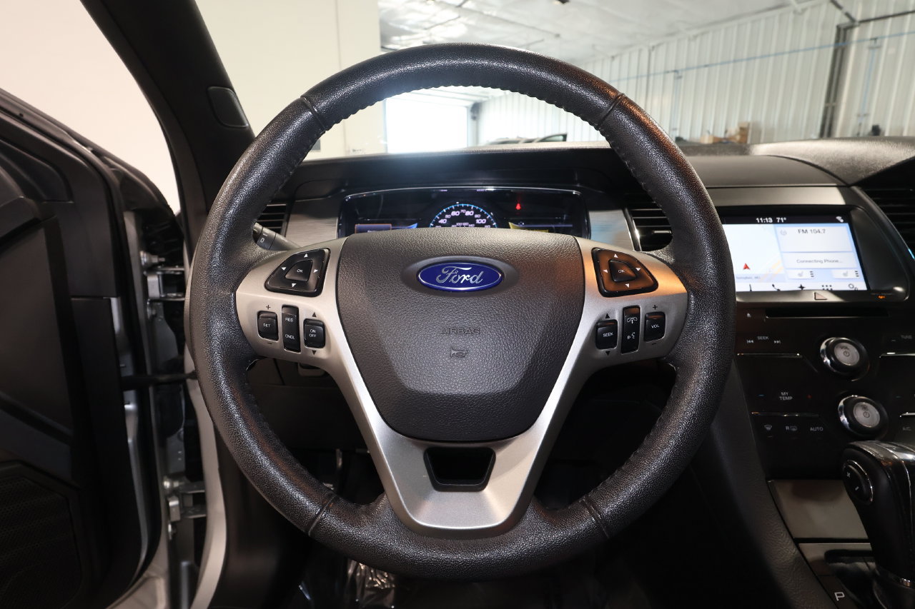 Used 2017 Ford Taurus SEL w/ Equipment Group 201A FWD image 7