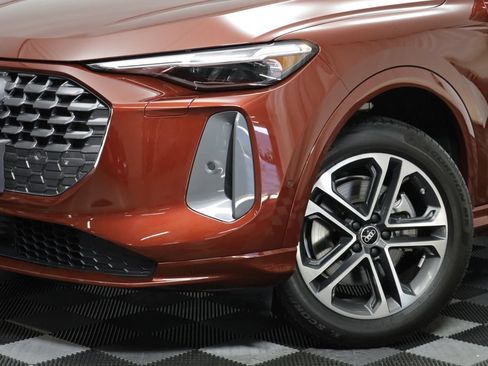 Used 2025 Audi Q5 Premium Plus w/ Premium Plus AWD/4WD image 3