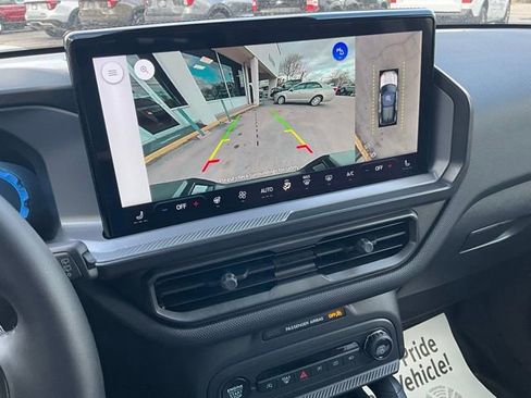 Used 2025 Ford Bronco Sport Badlands image 6