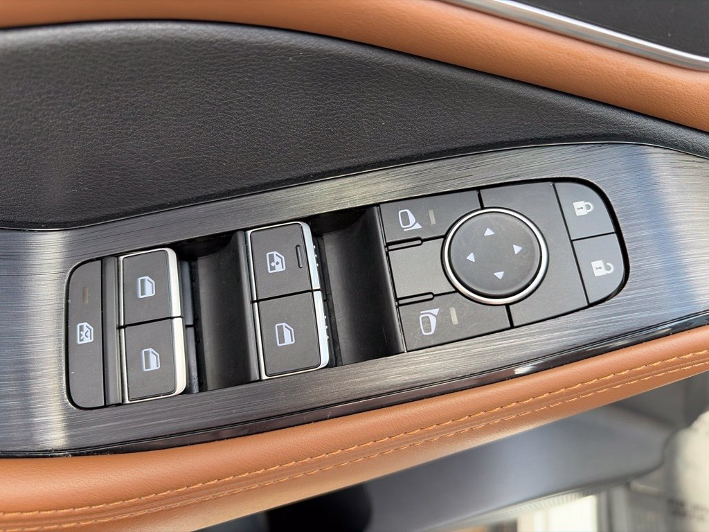 Used 2024 Nissan Rogue Platinum FWD image 24