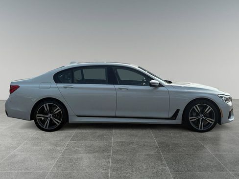 Used 2016 BMW 750i xDrive AWD/4WD image 8