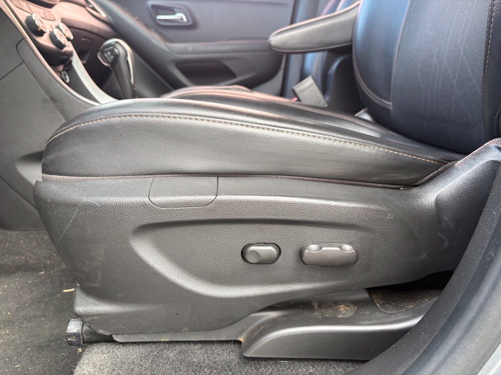 Used 2019 Chevrolet Trax LT w/ LT Convenience Package FWD image 10