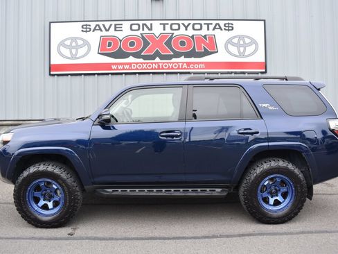Certified 2021 Toyota 4Runner TRD Off-Road Premium w/ Moonroof Package AWD/4WD image 4