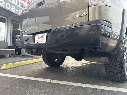 Used 2012 Toyota Tundra 4x4 Double Cab w/ Tow Pkg image 9