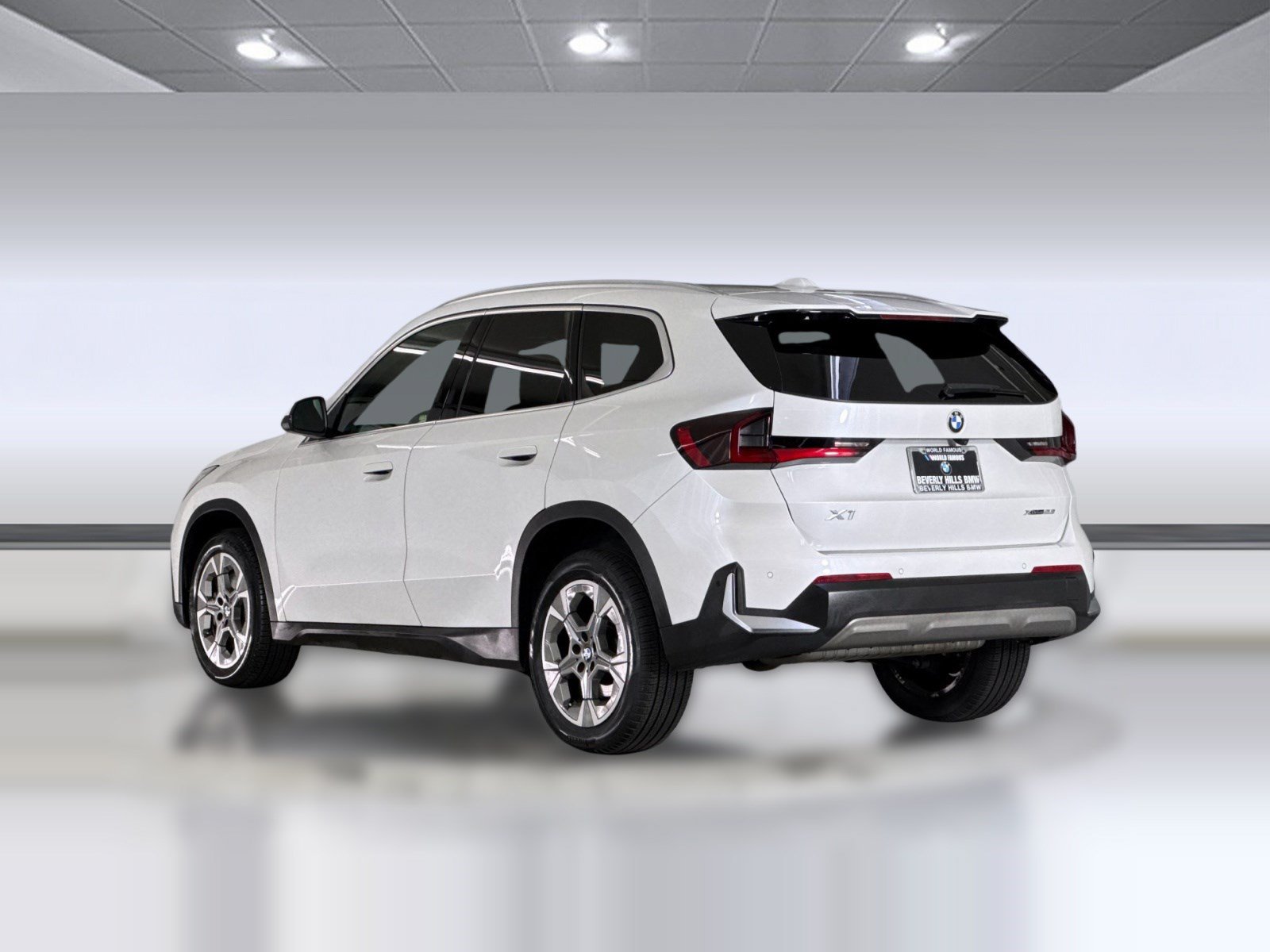 Used 2023 BMW X1 xDrive28i w/ Convenience Package AWD/4WD image 3