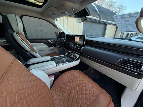 Used 2018 Lincoln Navigator Black Label w/ Cargo Package image 15