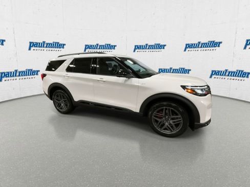 Used 2026 Ford Explorer ST-Line w/ ST-Line Street Pack AWD/4WD image 13