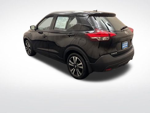 Used 2018 Nissan Kicks SV image 8