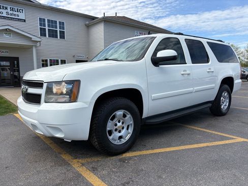 Used 2009 Chevrolet Suburban LT AWD/4WD image 2