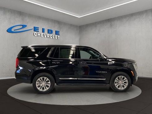 Used 2025 GMC Yukon Elevation AWD/4WD image 2