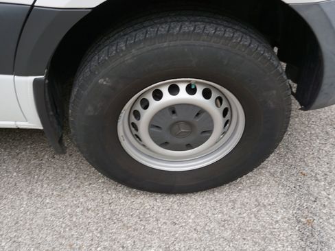 Used 2019 Mercedes-Benz Sprinter 1500 image 12