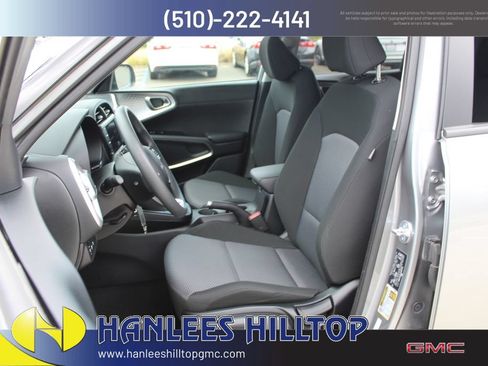 Used 2025 Kia Soul S FWD image 12