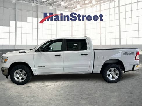 Used 2024 RAM 1500 Big Horn AWD/4WD image 2
