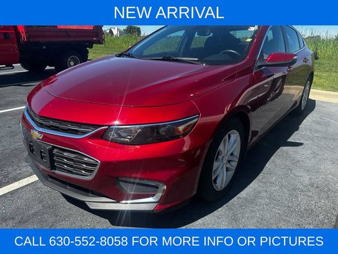 Used 2017 Chevrolet Malibu LT FWD image 1