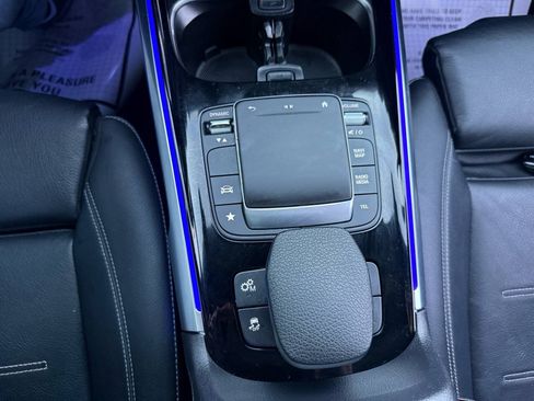 Used 2021 Mercedes-Benz GLB 35 AMG 4MATIC w/ AMG Night Package image 32