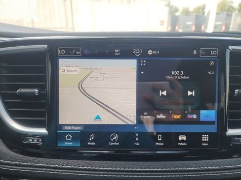 New 2026 Chrysler Pacifica Limited w/ S Appearance Package image 4