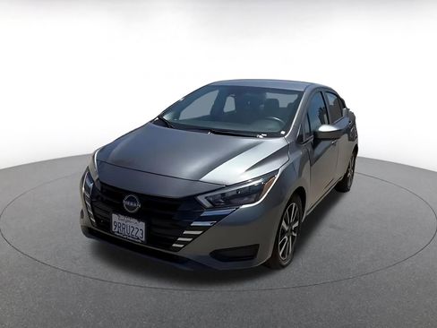 Used 2025 Nissan Versa SV FWD image 7