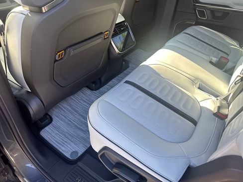 Used 2024 Rivian R1S Adventure AWD/4WD image 37
