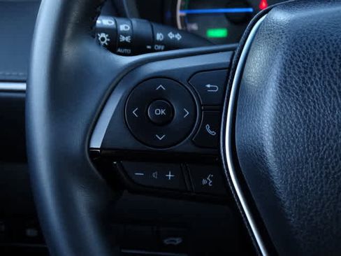 Certified 2024 Toyota Venza XLE image 34