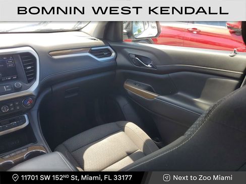 Used 2022 GMC Acadia SLE w/ Driver Convenience Package image 16