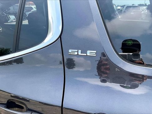 Used 2017 GMC Acadia SLE FWD image 27