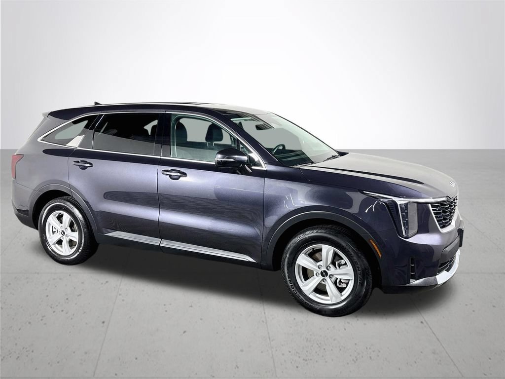 Certified 2026 Kia Sorento LX FWD image 5