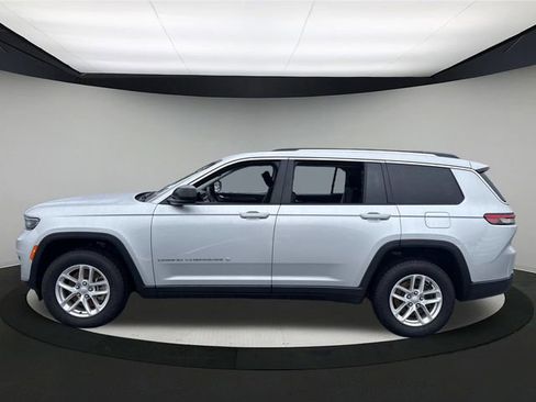 Used 2023 Jeep Grand Cherokee L Laredo image 12