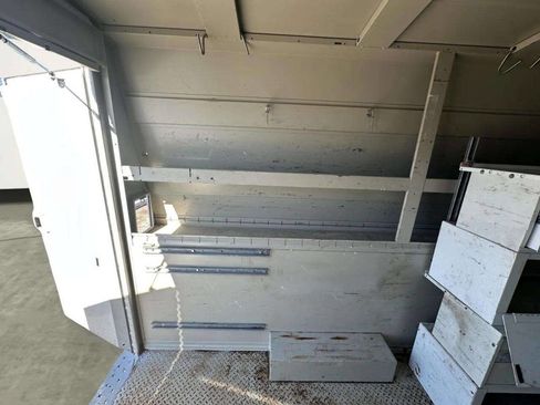 Used 2007 GMC Savana 3500 RWD image 26