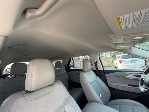 Used 2025 Ford Explorer Active w/ Active Comfort Package AWD/4WD image 14