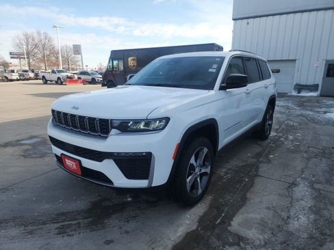 New 2026 Jeep Grand Cherokee L Limited image 3