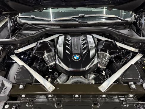 Used 2021 BMW X6 M50i image 25