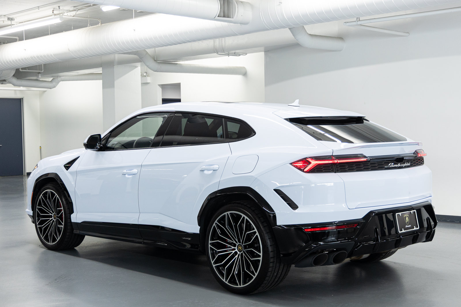 Used 2026 Lamborghini Urus S AWD/4WD image 6