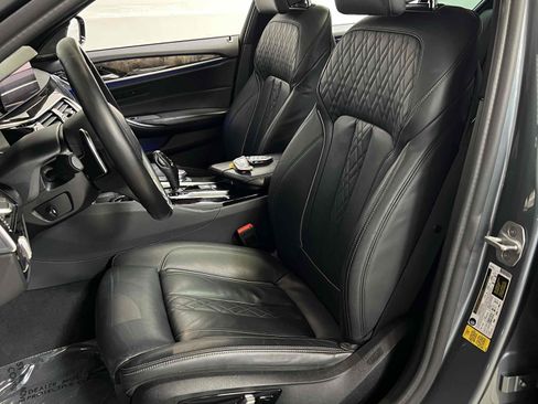 Used 2019 BMW 540i w/ M Sport Package image 42