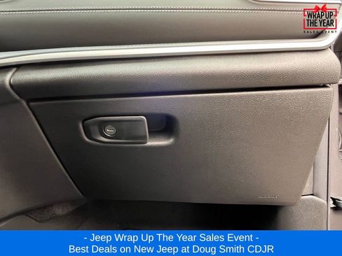 New 2025 Jeep Grand Cherokee Laredo w/ Trailer Tow Package image 21