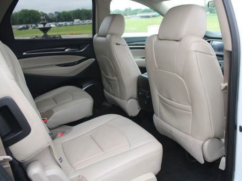 Used 2020 Buick Enclave Essence FWD image 22
