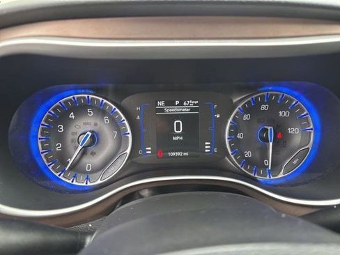 Used 2020 Chrysler Voyager Lxi image 15