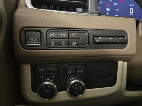 Certified 2024 GMC Yukon Denali AWD/4WD image 27
