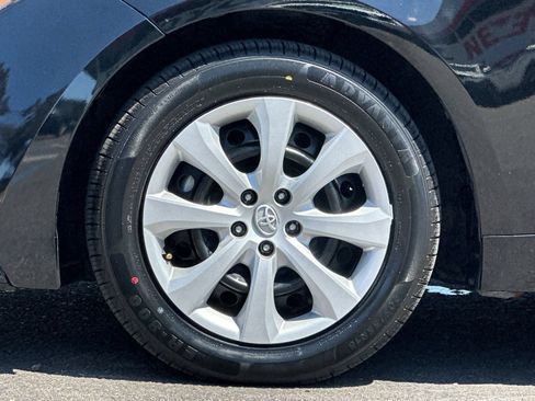 Used 2025 Toyota Corolla LE FWD image 21
