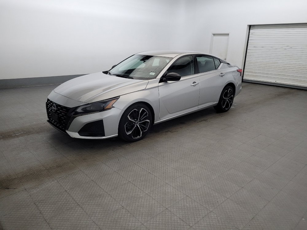 Used 2023 Nissan Altima 2.5 SR AWD/4WD image 2