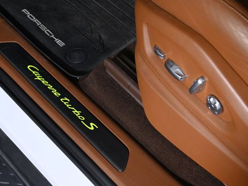 Certified 2023 Porsche Cayenne Turbo S AWD/4WD image 26