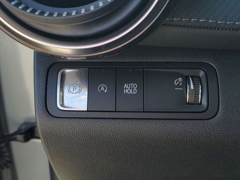 New 2026 Chevrolet Equinox LT w/ Convenience Package II FWD image 23